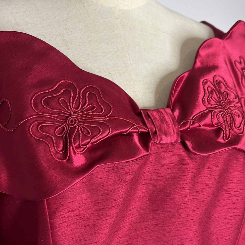Jiuliani Rick fed maroon cocktail dress - Picture 2 of 11